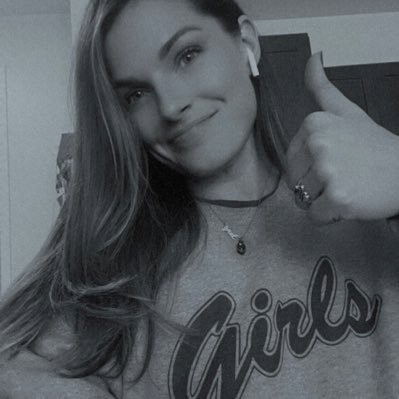 deerblanket's profile picture. I’m twenty feet tall 🌱