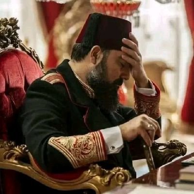 كل الناس يذهبون للموت عن طریق الحياة؛
إلا المجاهد فهو یذهب للحياة عن طریق الموت.