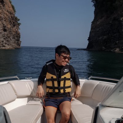 MARTsarap's profile picture. 恩里克斯·马丁

UST • DLS - CSB