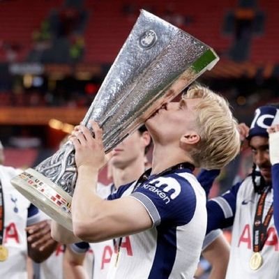 Emerytowany piłkarz 🤍 ¡Hala Madrid! 🤍 COYS 🤍 Dejan Kulusevski & Lucas Bergvall fan account 🤍