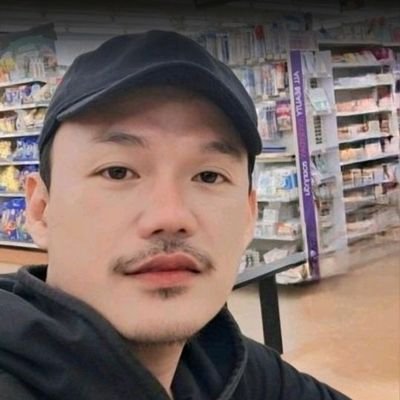 glyxbkh168's profile picture. The Moon