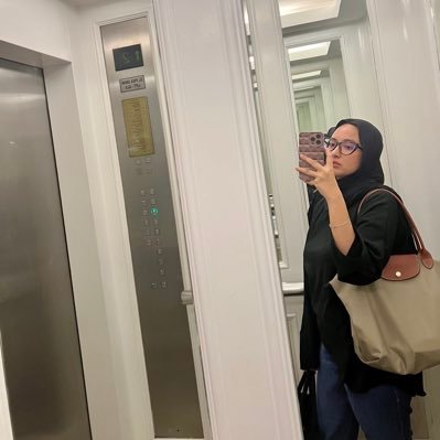 nak flex apa pun tekkktau la ek. bende basic bodoh semua orang mampuuu je kahkahkahkah
