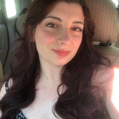 aekelebek's profile picture. 1 8 4 6 4 1 2 1