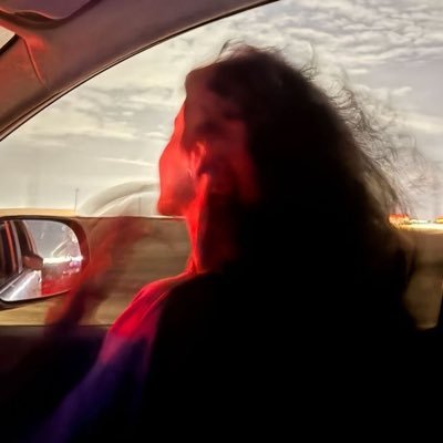 5Alno's profile picture. علاقة سطحية = علاقة صحية