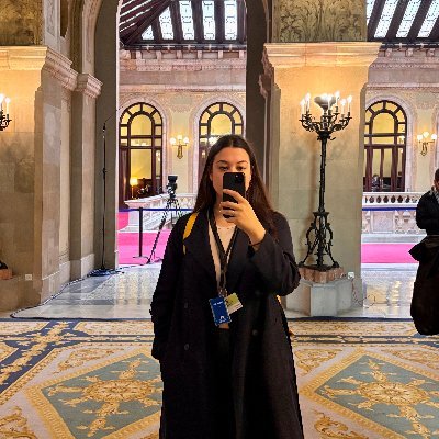 TerronJess25710's profile picture. Dissenyadora digital amb esperit maker.
Barrejo píxels, idees lliures i eines obertes per crear en comunitat.