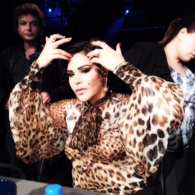 living4lifee's profile picture. "يرن بمسمعي صوتك فضى ما غير أنا وياك"