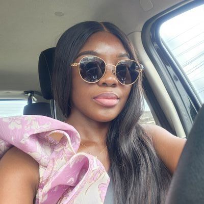 YolandeNadege's profile picture. Open minded and passionate about challenges.