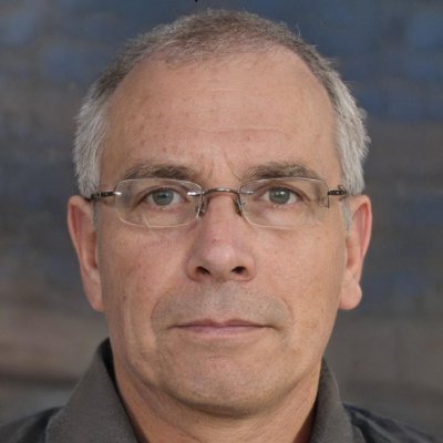 55 ans, curieux de nature. J’investis à mon rythme, sans prétention. Un œil sur les marchés, l’autre sur le jardin.