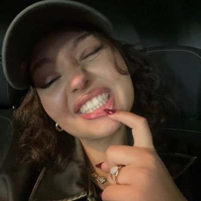 eyaadore's profile picture. my own ⭐️@ayzatme