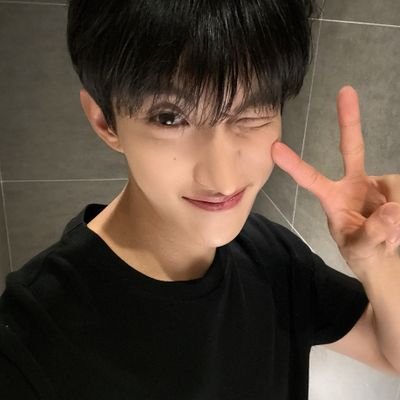 d0kyeomentaries's profile picture. a servant of seokcheoljunsol | ot13 for life
