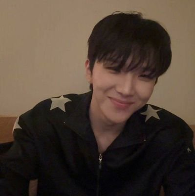 moccacinocl's profile picture. maaf kosongan kayak perut after belajar🙏🏻