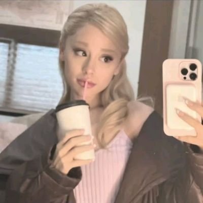 i98pshwa's profile picture. vestibulanda de med com hiperfoco na unifesp || passei na ufba 😭