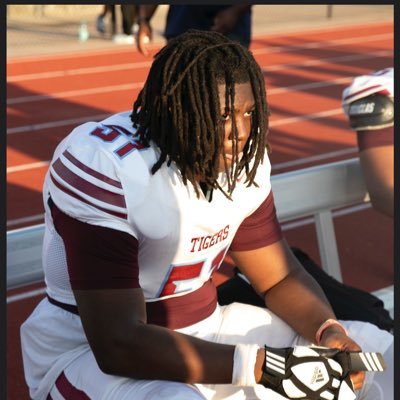 NicquayvionS's profile picture. NicQuayvion Simmons C/O 2026 6’3 290lb G.W Carver High School