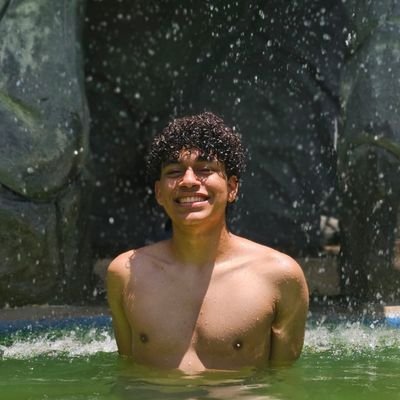 a urias e a marina sena tiveram um filho e criaram ele junto com a ebony