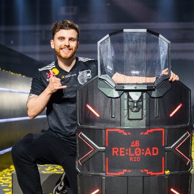 Vittzzzzzz's profile picture. R6 analyst @FURIA /// Six Invitational 24 Champions 🏆 RE:LO:AD 2025 🏆
