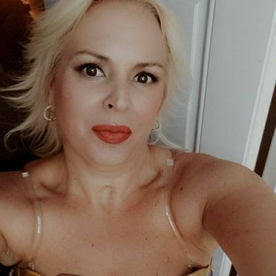 Single Mom of a child w/wings...Big Sports fan: Basketball, Football, Baseball, Hockey & Golf just to name a few..Fan of WWE..Also love old school Hip Hop & R&B