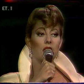 LaMounie88's profile picture. Ο μύθος, η σταρ, η αραβογαλλιδα καλλιτέχνιδα: La Mounie