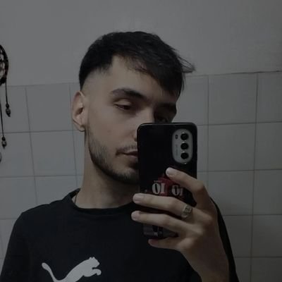 YoloNob's profile picture. aquel que se caga de risa ante la desgracia