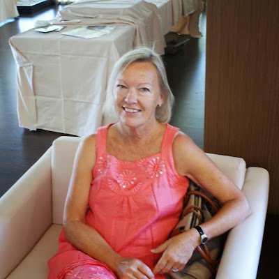 2:a cuenta. Profesora, empresaria, ahora jubilada. Sueca y española al 50/50. Hablo 5 idiomas. Contra: el Comunismo, Vacunas, la OMS, y todos los Corruptos.