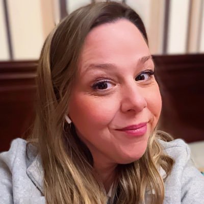 diazbmaika's profile picture. 