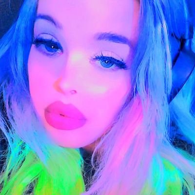 can't+won't stfu
/chronic advocate/
/ADHD haver/
/Psychology/Politics/PopCult Nerd
🎨Artist🎮Gamer💄MUA
find me almost everywhere @ ManicMermaidash