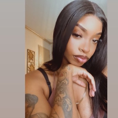 Athlete🏀 Fem Lesbo🌈💦 “My Fantasy Is My Desire”
