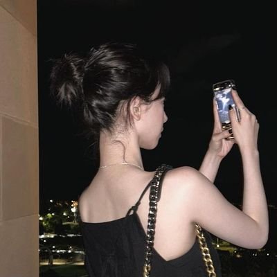 loveandeva's profile picture. 25