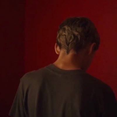 maanoweu's profile picture. i know nothing,