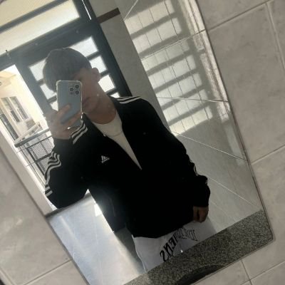 pe_martz1's profile picture. El bosque.
Mi único lugar en el mundo
  🐺