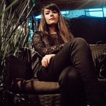 diarioclaudiaoh's profile picture. 📸 𝕸𝖎 𝖉𝖎𝖆𝖗𝖎𝖔 𝖊𝖓 𝖋𝖔𝖙𝖔𝖘 🖤⋆༺♱༻⋆
𝓥𝓵𝓸𝓰𝓼 🦇🥀 𝕳𝖆𝖑𝖑𝖔𝖜𝖊𝖊𝖓⚜️𝔐𝔶 𝔡𝔞𝔦𝔩𝔶 𝔩𝔦𝔣𝔢✍🏻 ℭ𝔬𝔫𝔱𝔢𝔫𝔱 𝔠𝔯𝔢𝔞𝔱𝔬𝔯⚰️ @claudiaohvlogs🕯️🪞