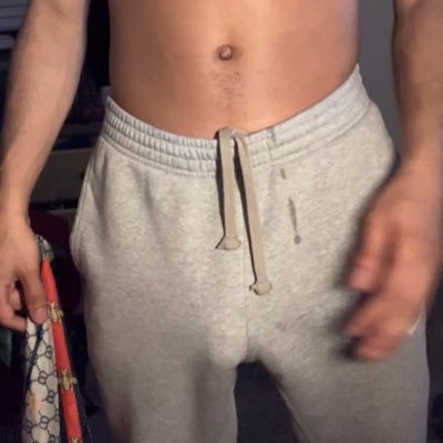 NSFW 18+ 🌚twentyfine solo creator 🍷 https://t.co/Hvw70RlNK1