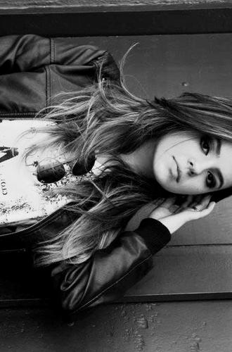 tamiriscdias's profile picture. Seja você. Faça de você e de sua vida uma verdade ainda que mínima, pois será mais válida que máximas mentiras.