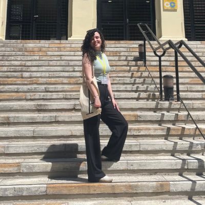 phd-ing at @Laslab_ehu 👩🏻🎓 | i look into morphosyntax, CLIL, form-focused instruction, TBLT & young learners 🔬✨ | https://t.co/13TFpotDHt