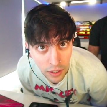 4guss7 en chat de kick💗
Gran Rex 21/08/2022
Movistar Arena 17/12/2023