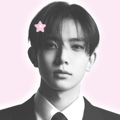 seunglluvv's profile picture. they 🍜'
 ♡ . 生活 . ° #enhypen 彡
  ╯. ° □ 15 🎧