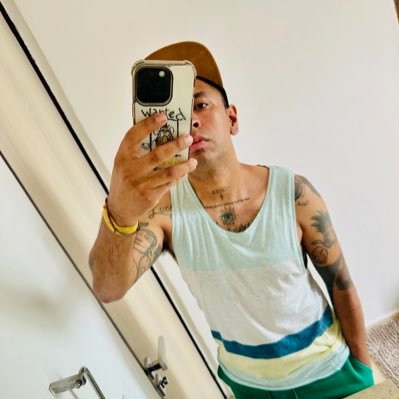 Amante de la vida y firme creyente de que la vida no son las veces que respiras, sino los momentos que te quitan el aliento...