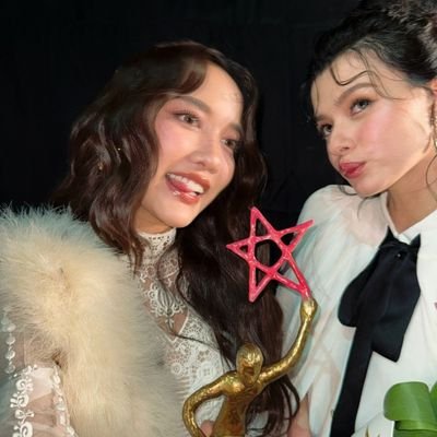 Freen stan|| Freenbecky shipper|| Spread love not hate #srchafreen #beckysangels #ฟรีนเบค ❤️