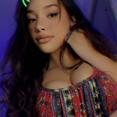Latina live streamer ♥️ Collecting Marvel comics & Marvel cards over 15 years ❤️Living life one nerdy adventure at a time! 😅| 🎙️https://t.co/YzxQQoXv2T