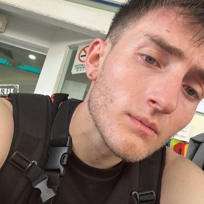 Hago directillos en Twitch y a veces subo algún que otro vídeo.
https://t.co/Krw2hoKzVK