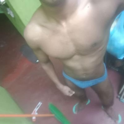 xstasy90's profile picture. chill fit guy.