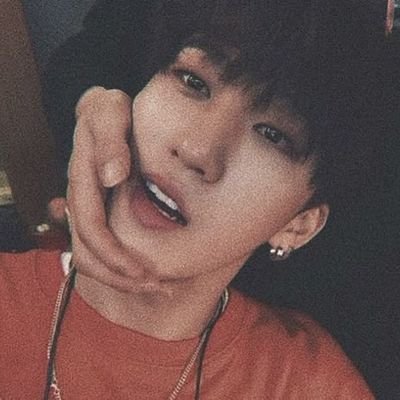 En clase mientras veo skz's code 🗯️
ㅤㅤ ㅤㅤ
only stay -
Changbin biased 𝗓 ᶻ