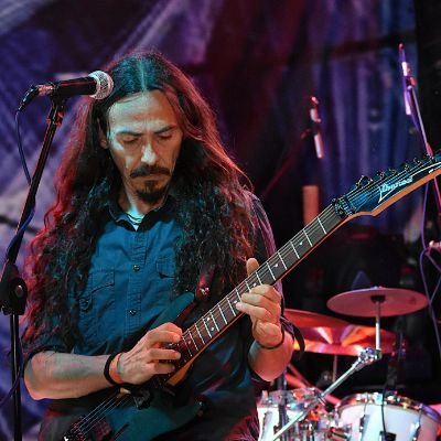 Musician (Moonloop, Eric Baule & Bauluna). Ibanez guitars endorser. Paleontology researcher at Geopaleobaix. Record store assistant at Revólver Records.
🎸🐚