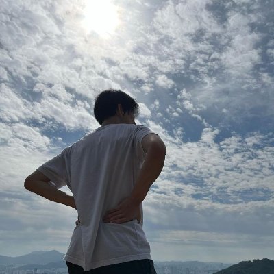 mulfand aku mah ga milih milih😙♥️✨
lebih ke boygroup sih🙂↕️
yang gak suka akun campuran unfoll aja gpp😊🙏🏻