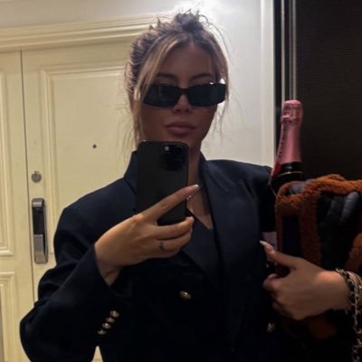 volveteamarcar's profile picture. la pelotuda que siempre ama