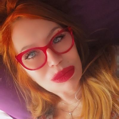 La luna mi Magia
Nunca me rindo, Siempre Guerrera. Irreverente,timida,dulce, perfecionista y curiosa.
Mi caos perfecto. Sapiosexual.