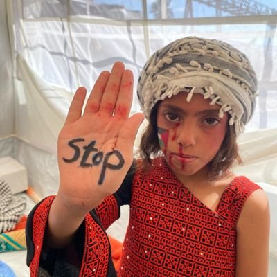 من مدينة الحب والحرب غزة ✌🏻🇵🇸
Help me, my child, and my family of 11 people to escape death and starvation 🥺🙏🏻💔😭
#follow me and #Retwet please ✌🏻🇵🇸✌