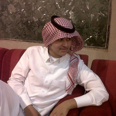' لا تسعى لتصحيح ظن أحد بك ، من أكرمك فأكرمه ، ومن أستخف بك فأكرم نفسك عنه
