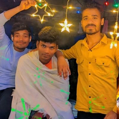 Rajuku1996's profile picture. हाथ का लिखा ज्योतिष पढ़ें , वैद्य पढ़ें तन का लेख ,
चेहरे का लिखा मां पढ़ें , मन का पढ़ें महादेव।🕉️