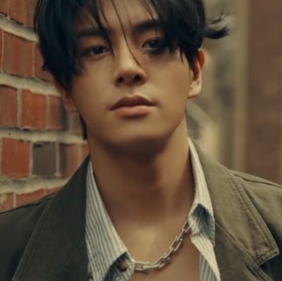 heeseungiecake's profile picture. just being #ENHYPEN stan 🧛‍♀️