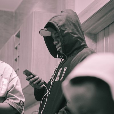 Learning Music Business//underground Music 🇳🇬 Marketing//Sales//Entrepreneur mgmt: @teejaytalksick
